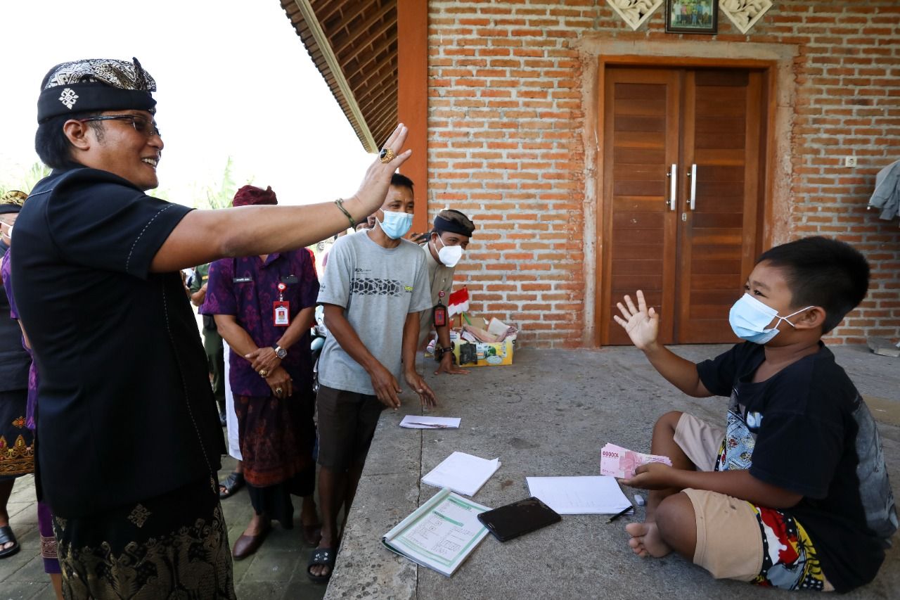 podiumnews.com-Soal BLT, Bupati Badung Pastikan Sama Rasa dan Sama Dapat